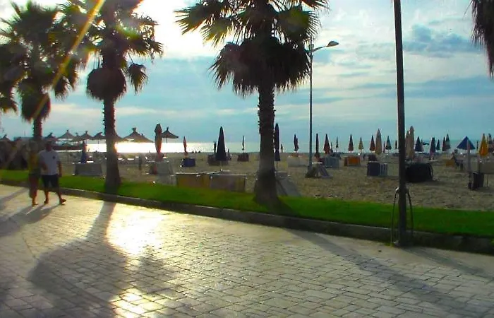 Riviera West Durres Tirana Sea Side גולם